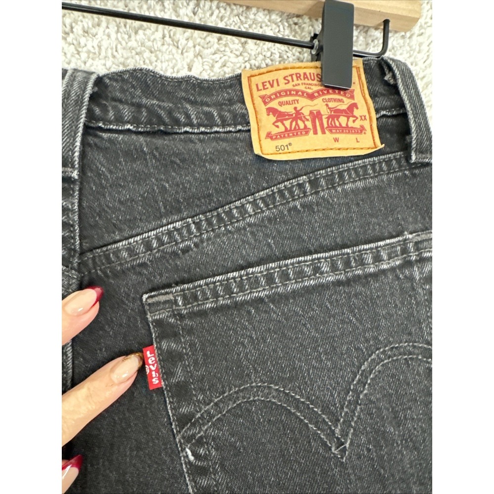 Levi's High Rise Black Straight Leg Jeans - Picture 6 of 13